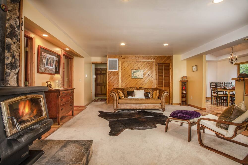 Photo of Livingroom in Shadow Mountain