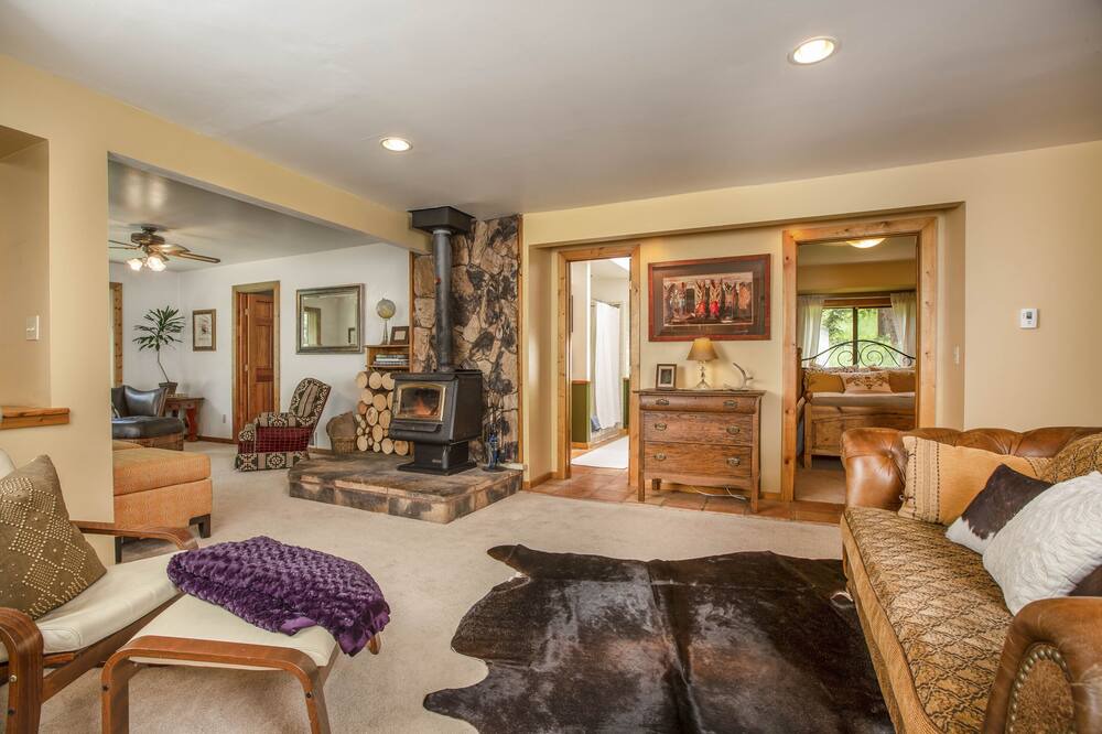 Photo of Bedroom in Shadow Mountain