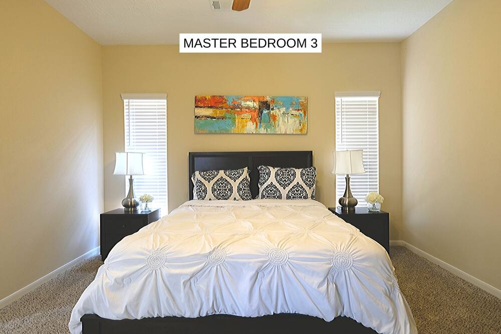 Photo of Bedroom in Pecan Grove