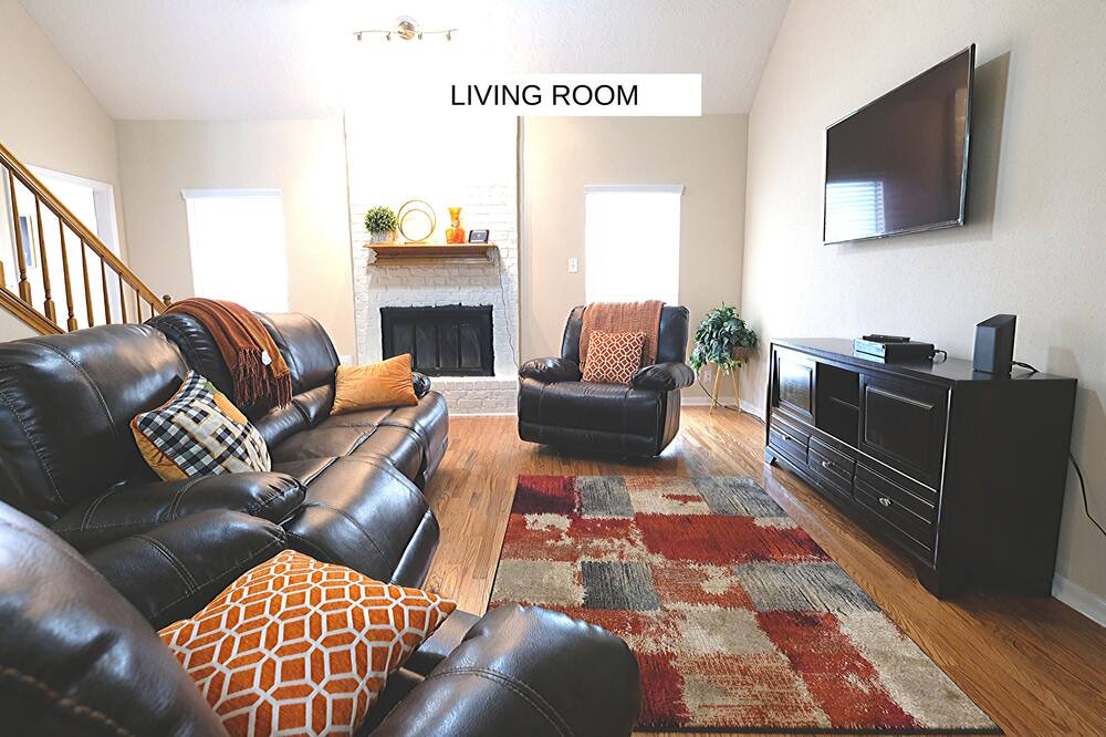 Photo of Livingroom in Pecan Grove