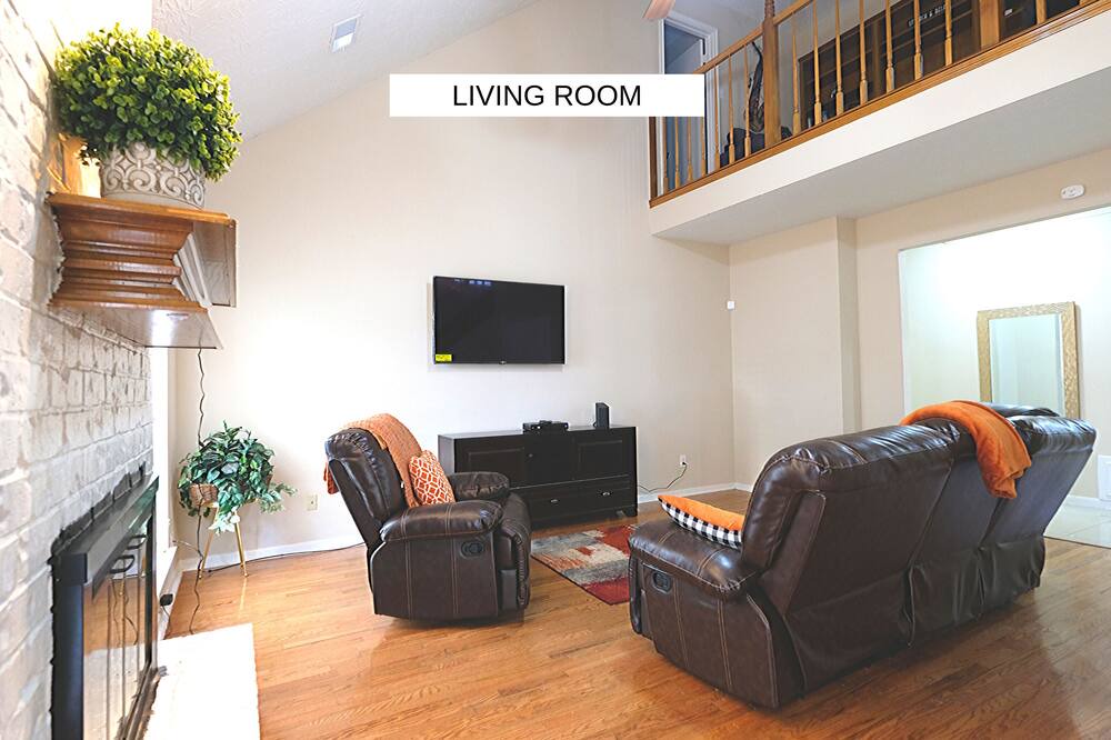 Photo of Livingroom in Pecan Grove