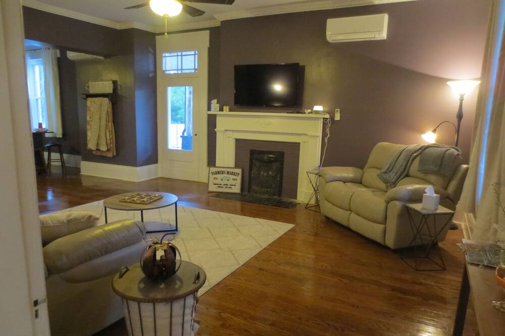 Photo of Bedroom in Buchanan