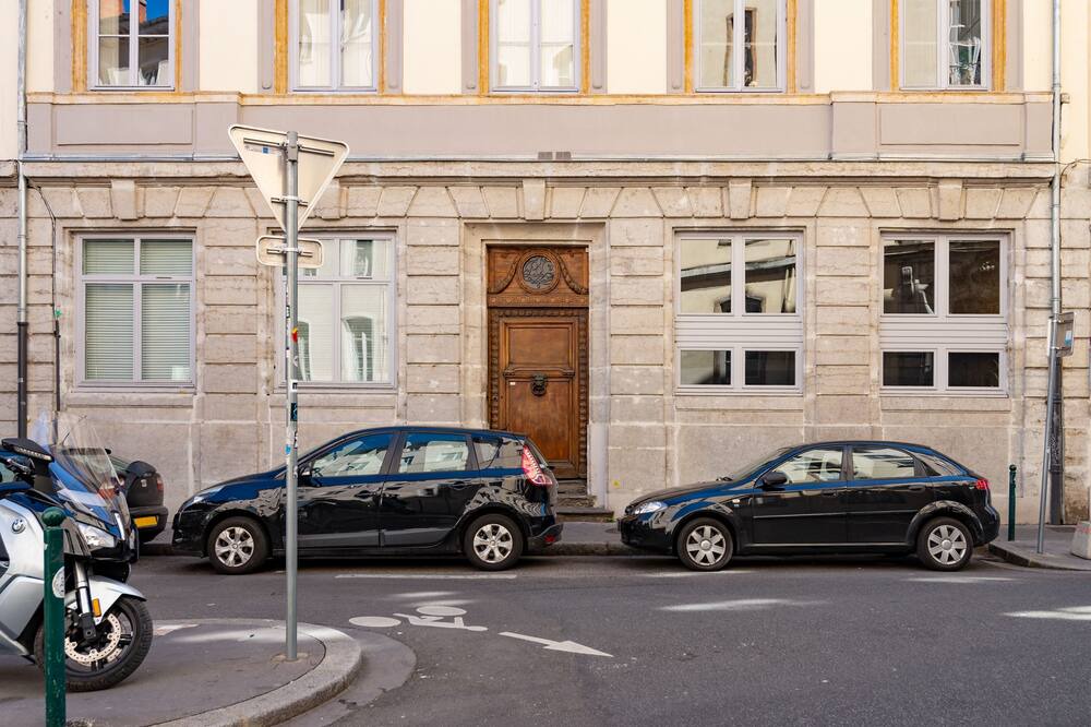 Photo of Outdoor in Griffon - Royale