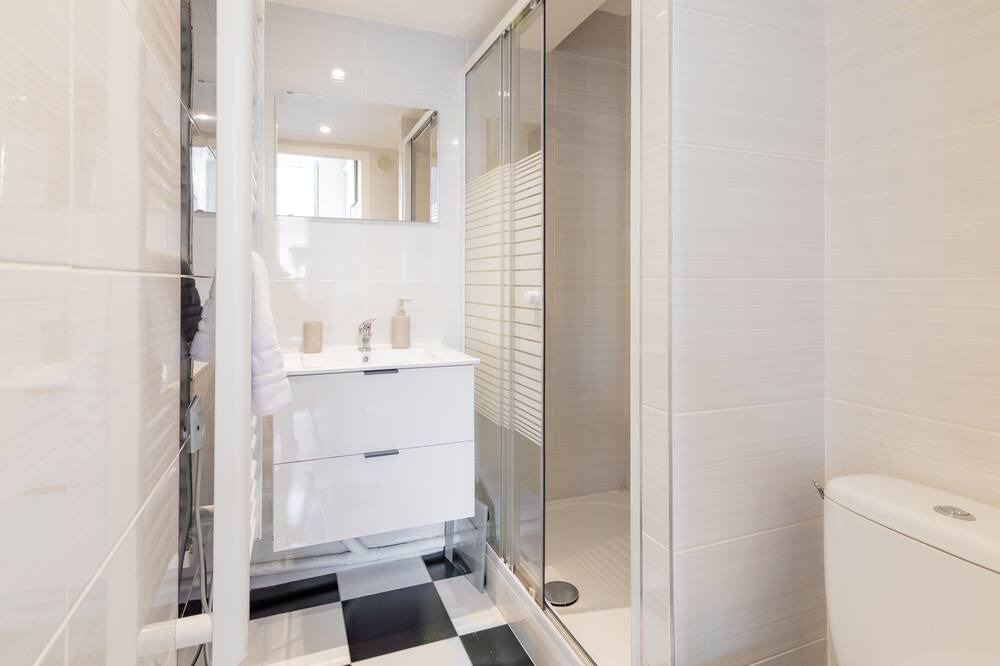 Photo of Bathroom in Griffon - Royale