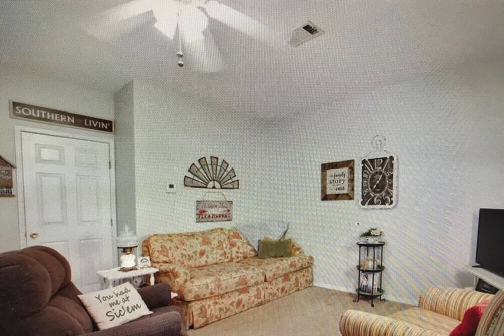 Photo of Livingroom in Waco