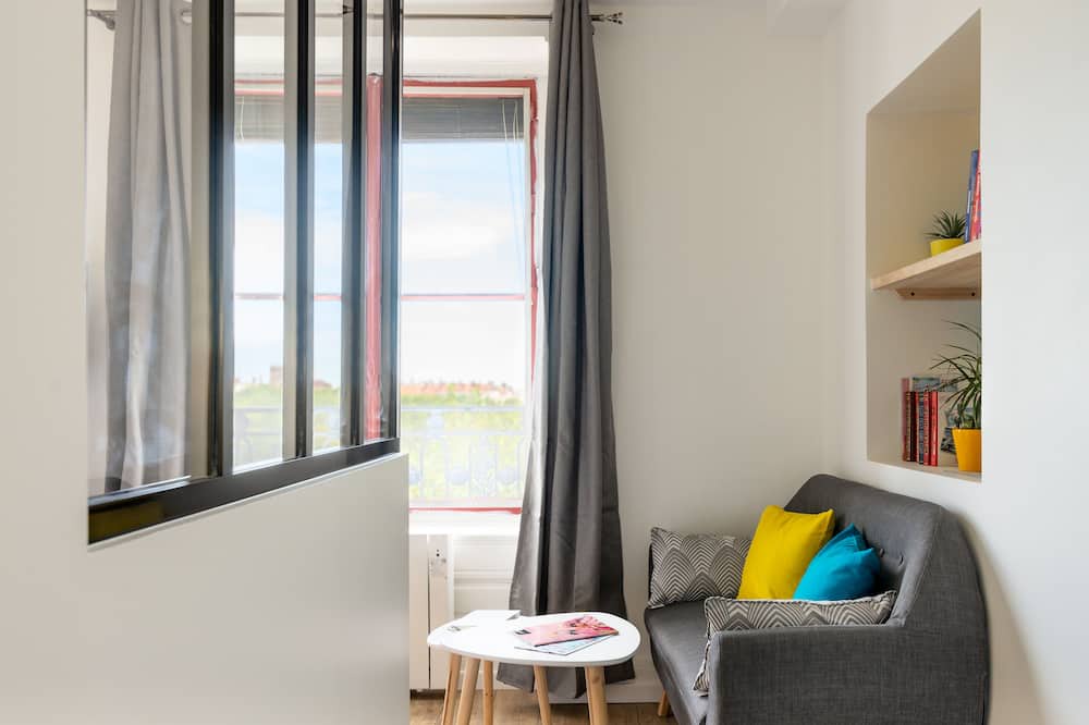 Photo of Others in Moliere - Edgard Quinet