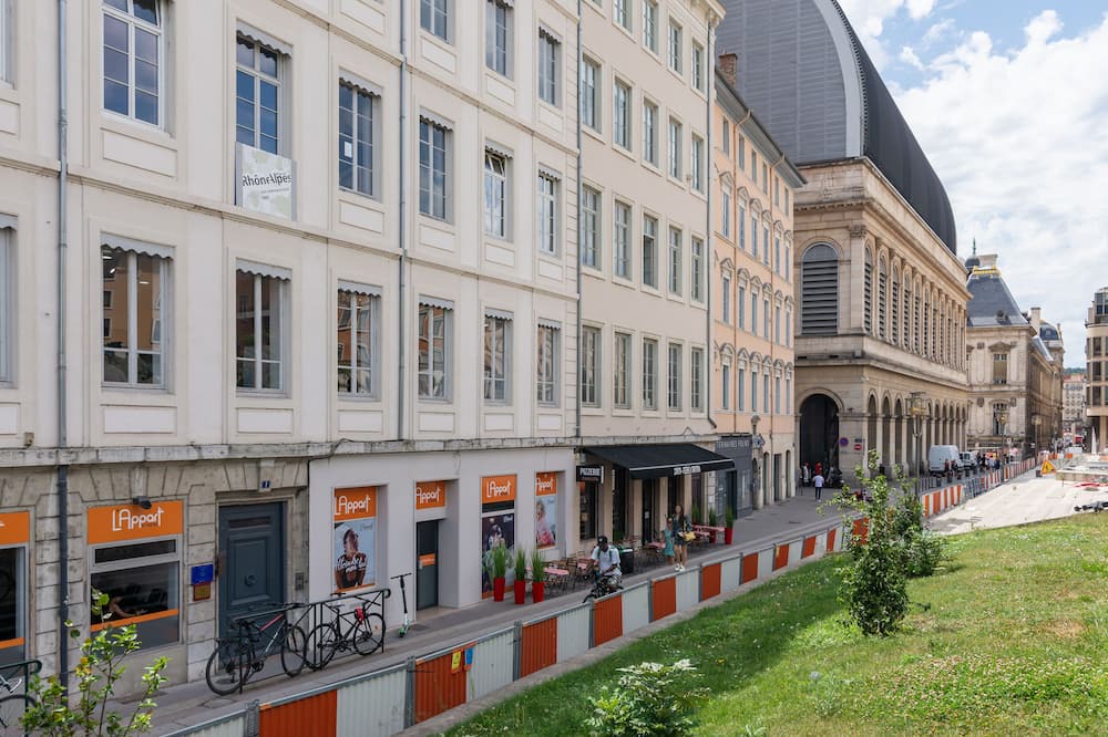 Photo of Outdoor in Moliere - Edgard Quinet