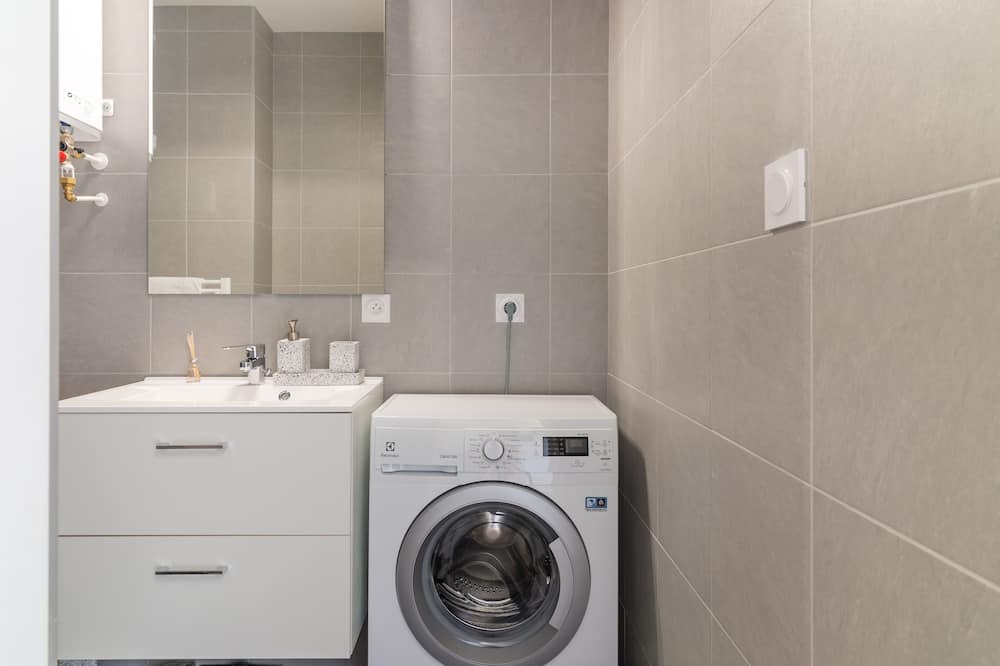 Photo of Bathroom in Moliere - Edgard Quinet