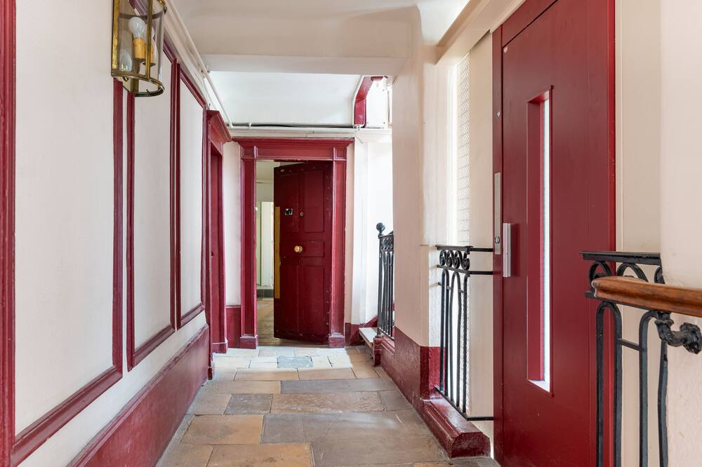 Photo of Others in Moliere - Edgard Quinet