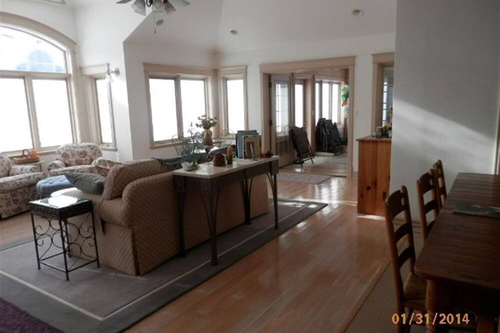 Photo of Livingroom in Viola