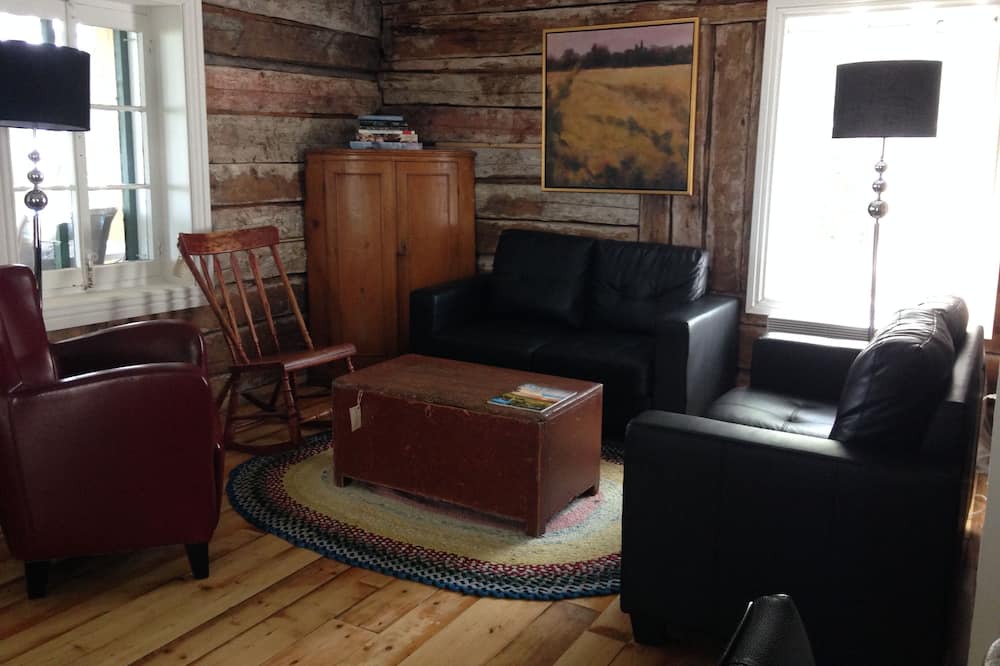 Photo of Livingroom in Saint-Laurent-de-l'ile d'Orleans