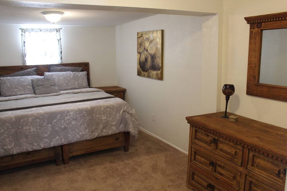 Photo of Bedroom in Northwest Los Angeles Heights