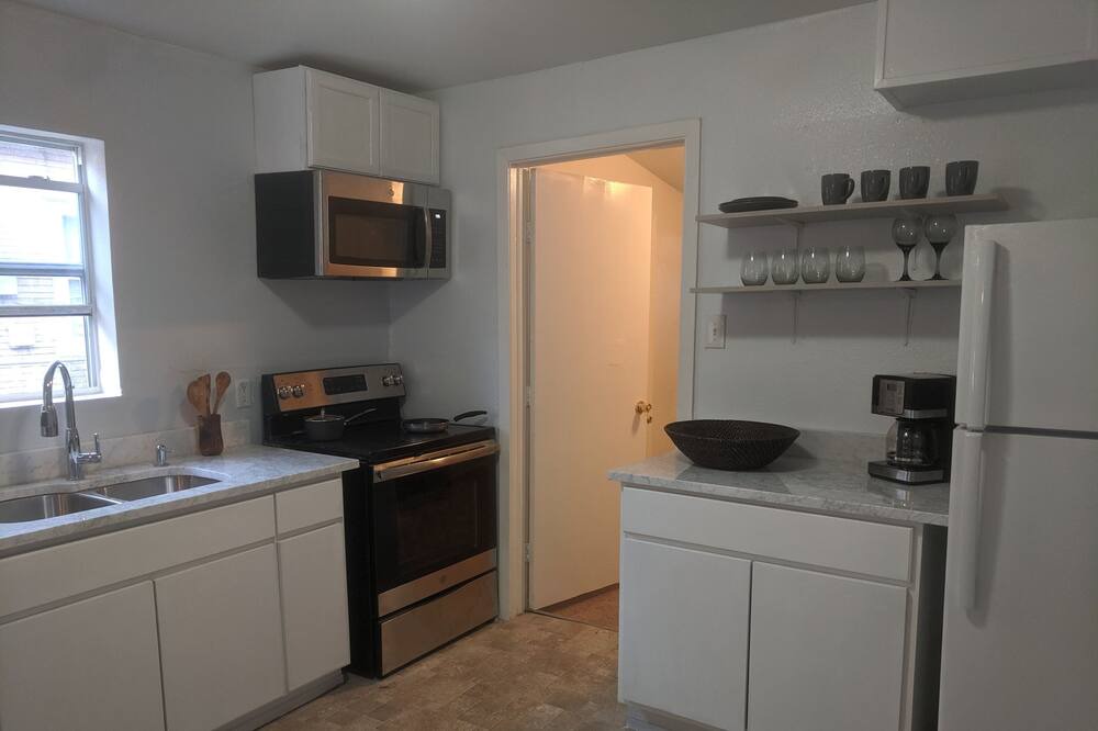 Photo of Kitchen in Northwest Los Angeles Heights