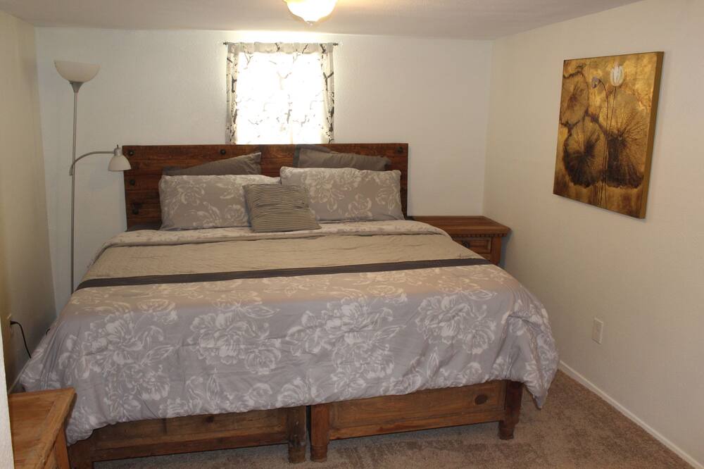 Photo of Bedroom in Northwest Los Angeles Heights