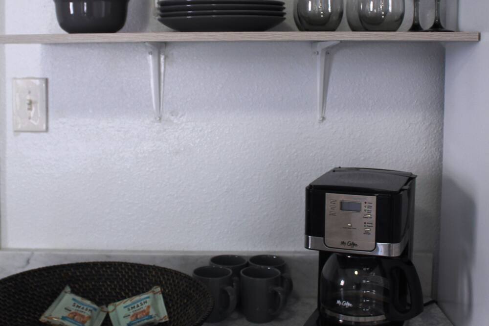 Photo of Kitchen in Northwest Los Angeles Heights