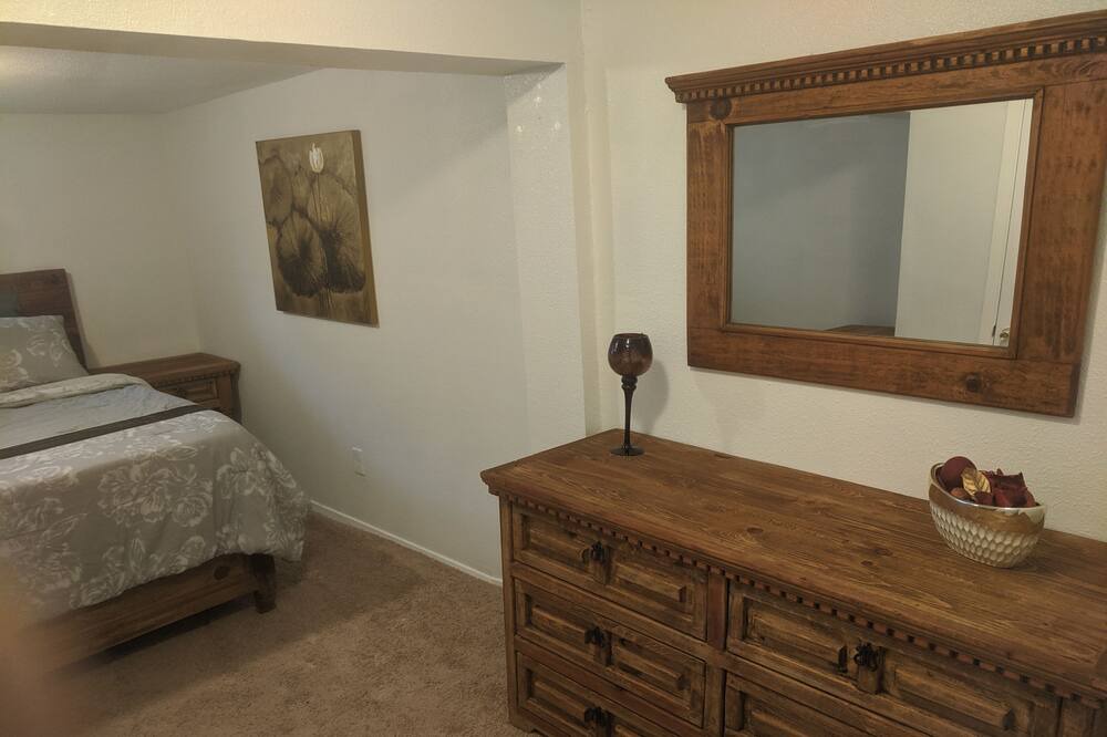Photo of Bedroom in Northwest Los Angeles Heights
