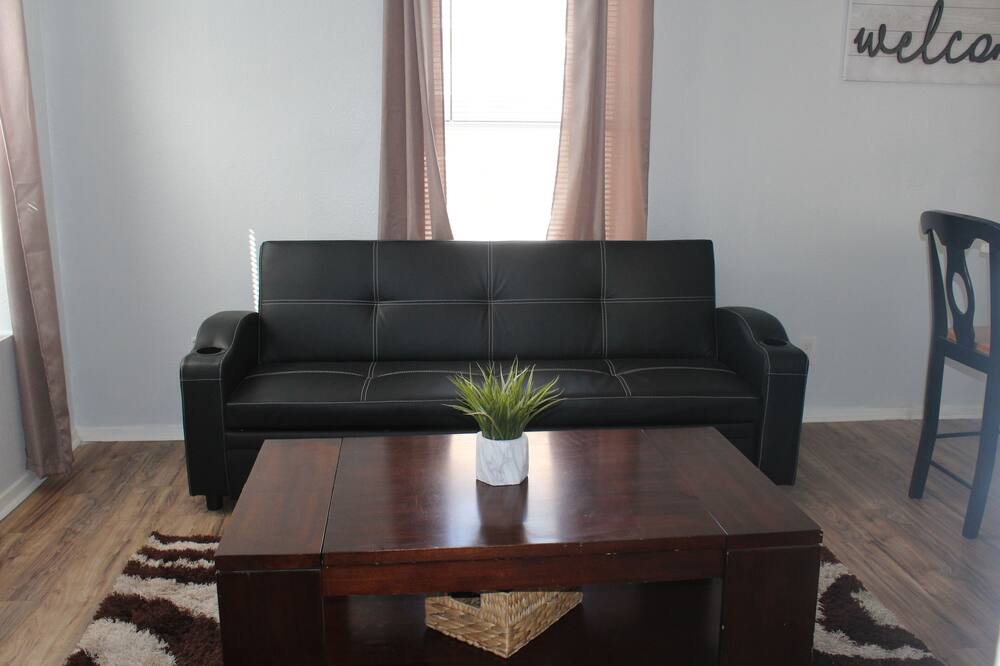 Photo of Livingroom in Northwest Los Angeles Heights