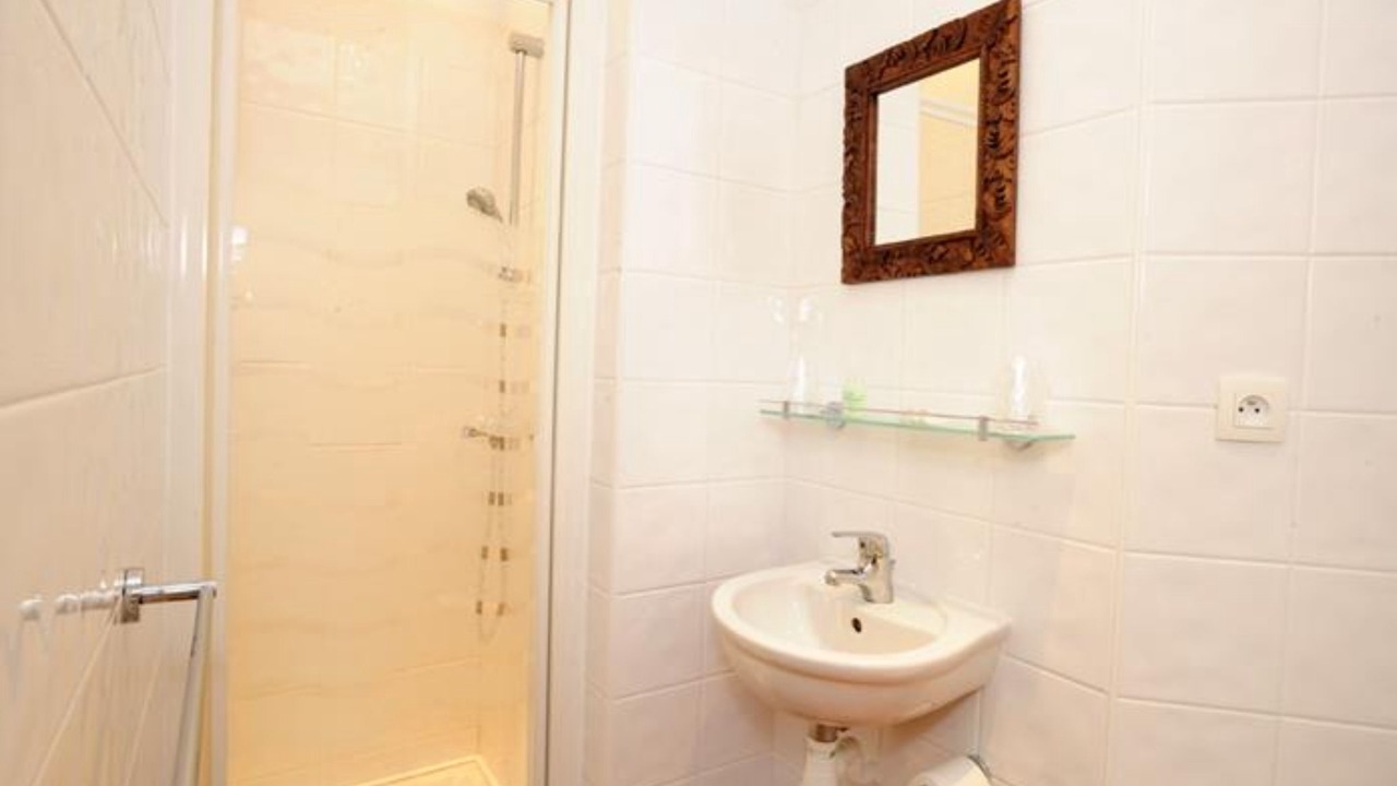 Photo of Bathroom in Ceret