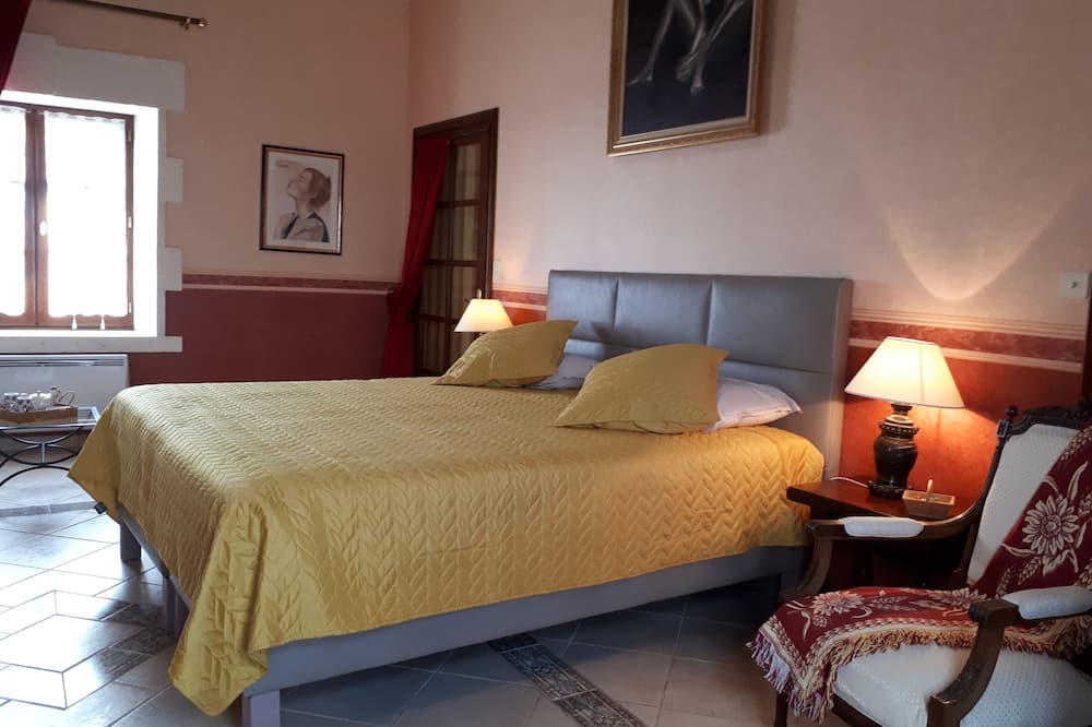 Photo of Bedroom in Mansle