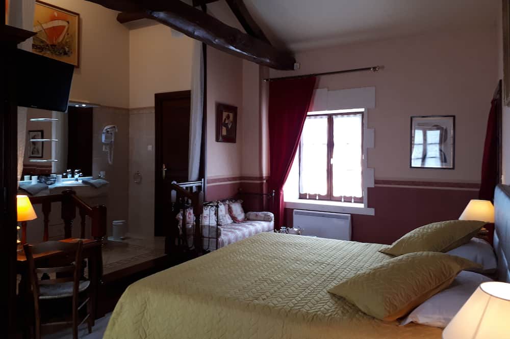 Photo of Bedroom in Mansle