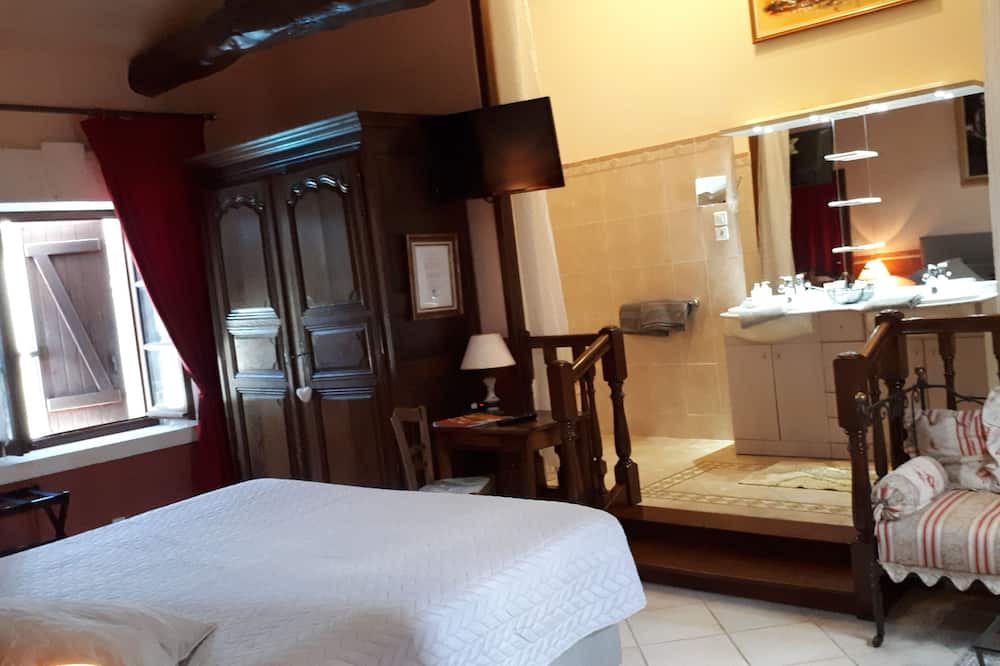 Photo of Bedroom in Mansle