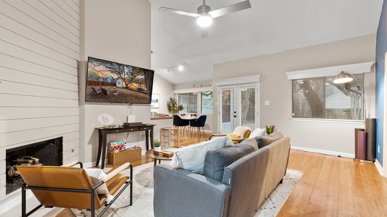 Photo of Livingroom in McNeil