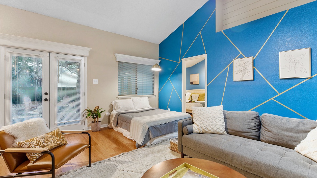 Photo of Livingroom in McNeil
