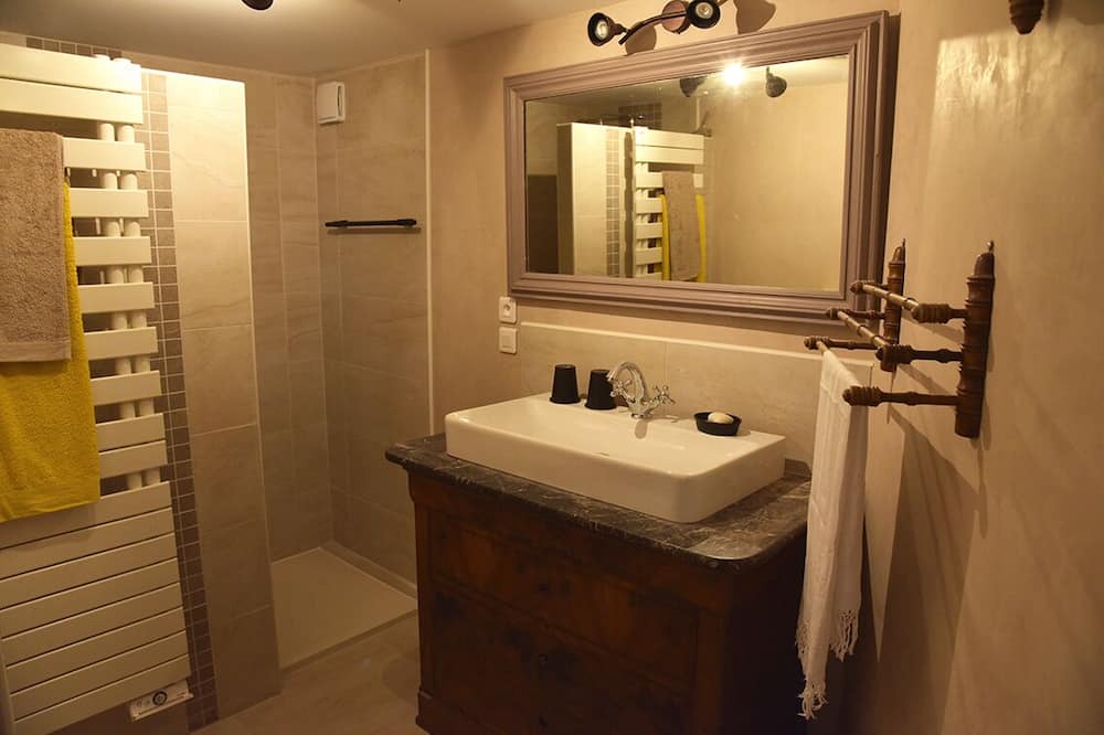 Photo of Bathroom in Cherence