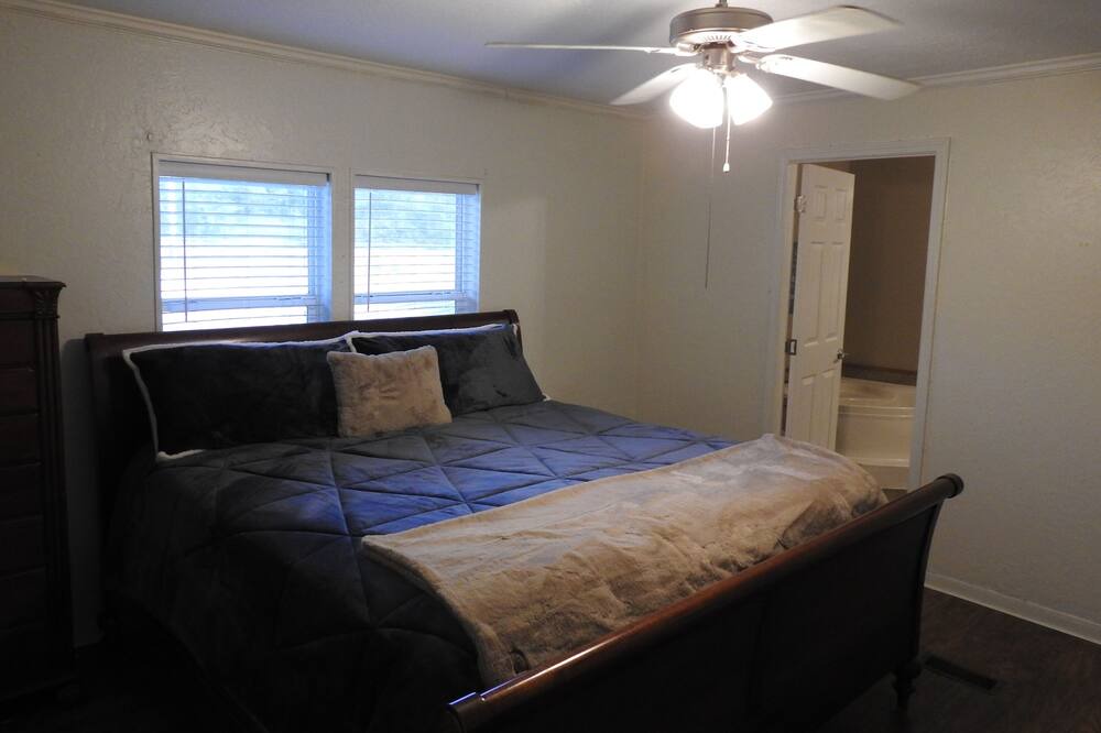 Photo of Bedroom in Gordonville