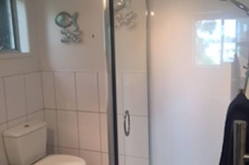 Photo of Bathroom in Arkles Bay