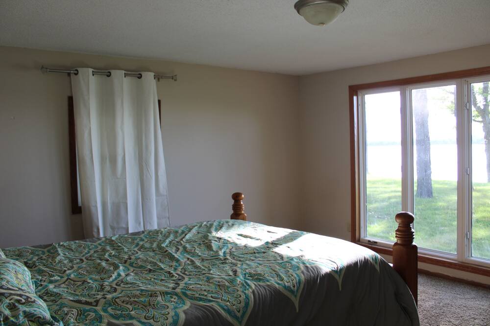 Photo of Bedroom in Clear Lake