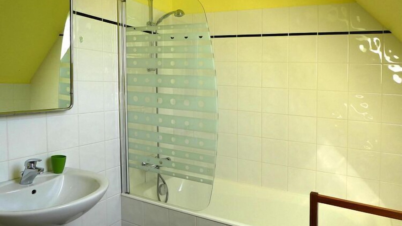 Photo of Bathroom in Plovan