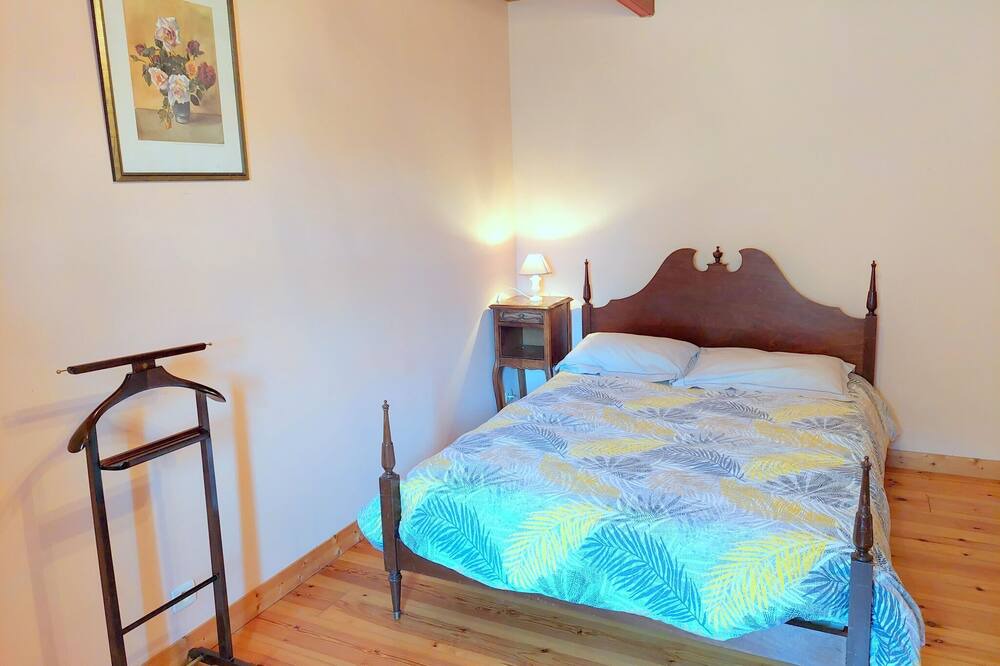 Photo of Bedroom in Plouenan