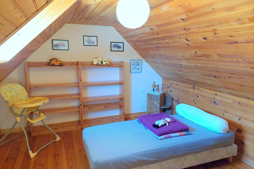 Photo of Bedroom in Plouenan