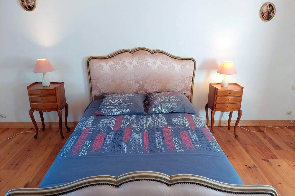 Photo of Bedroom in Plouenan