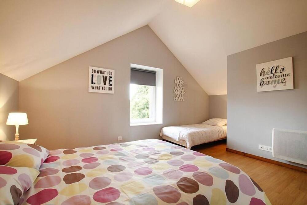 Photo of Others in Bacilly