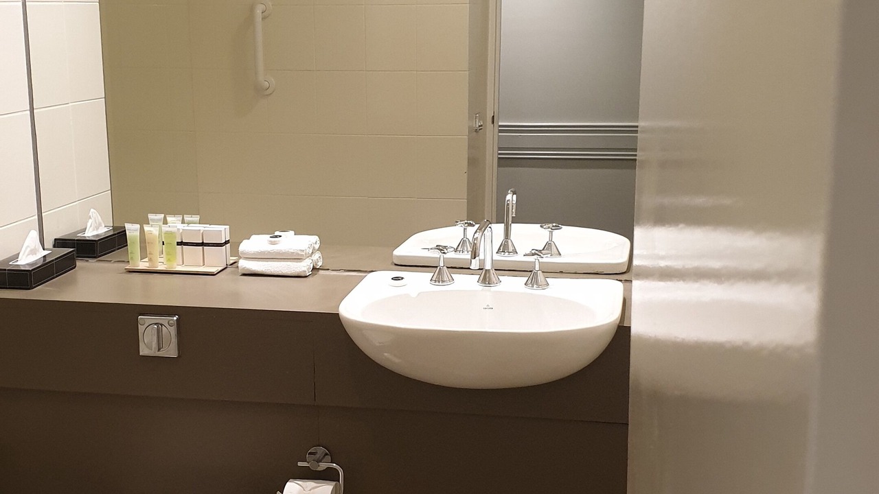 Photo of Bathroom in Kew