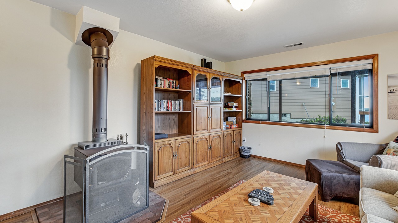 Photo of Livingroom in Netarts