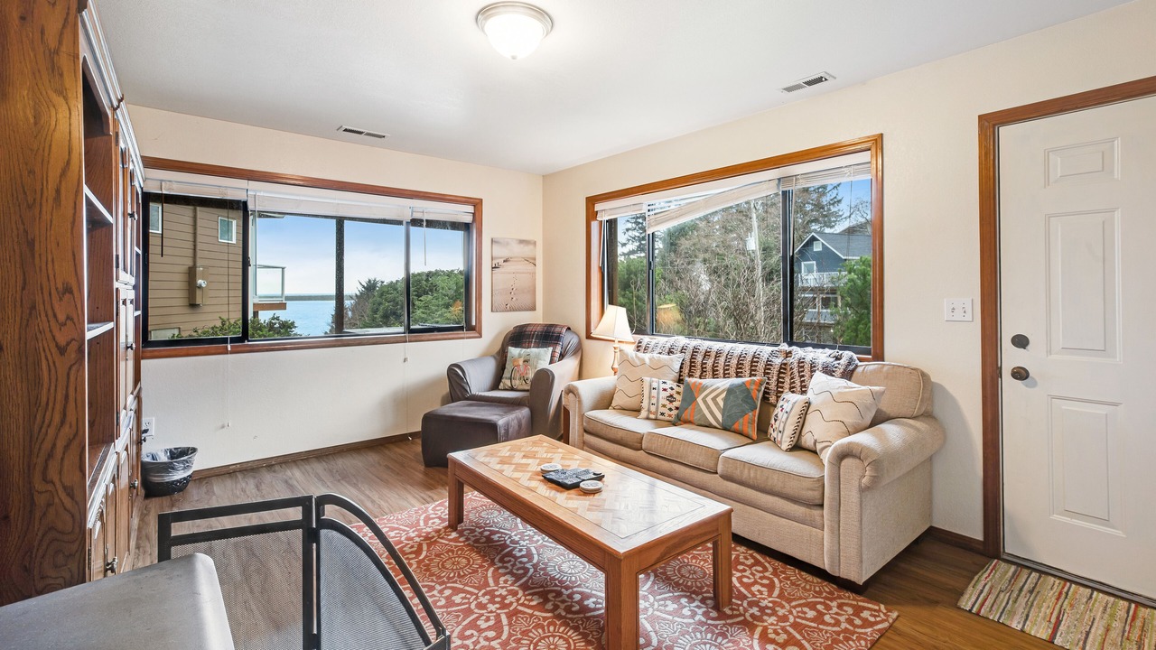 Photo of Livingroom in Netarts