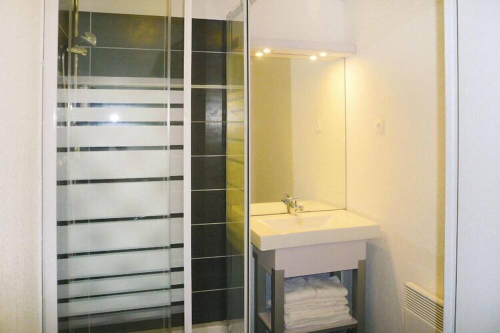 Photo of Bathroom in Le Grau-Du-Roi