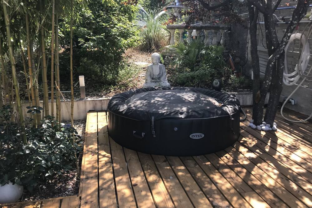 Photo of Outdoor in Saint-Privat-des-Vieux