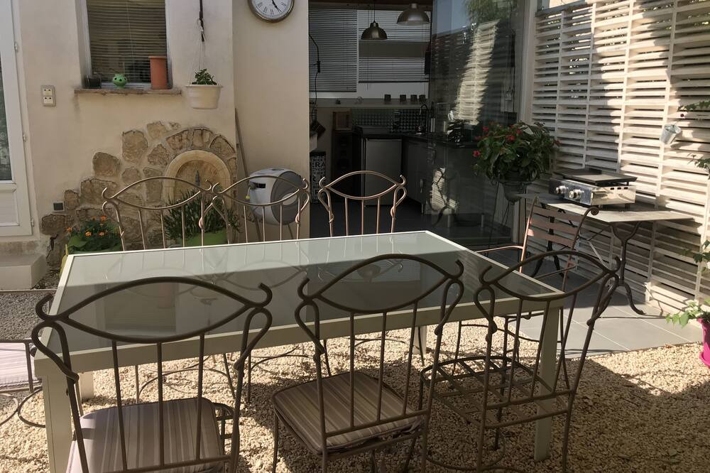 Photo of Patio Balcony in Saint-Privat-des-Vieux