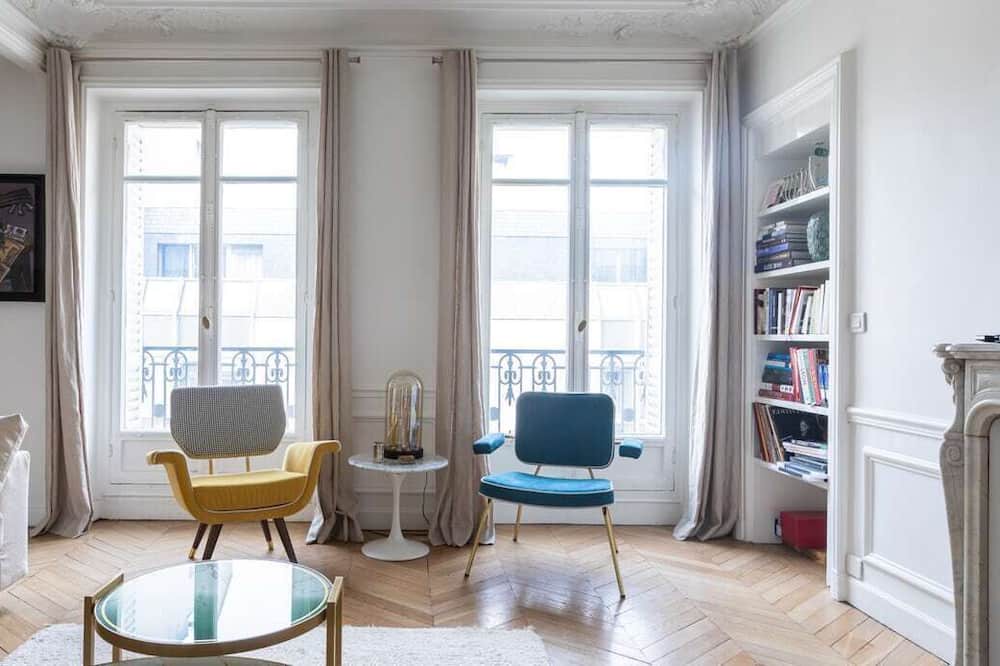 Photo of Others in Porte-Dauphine