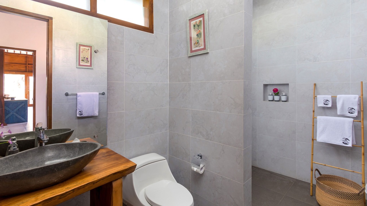 Photo of Bathroom in Suraberata