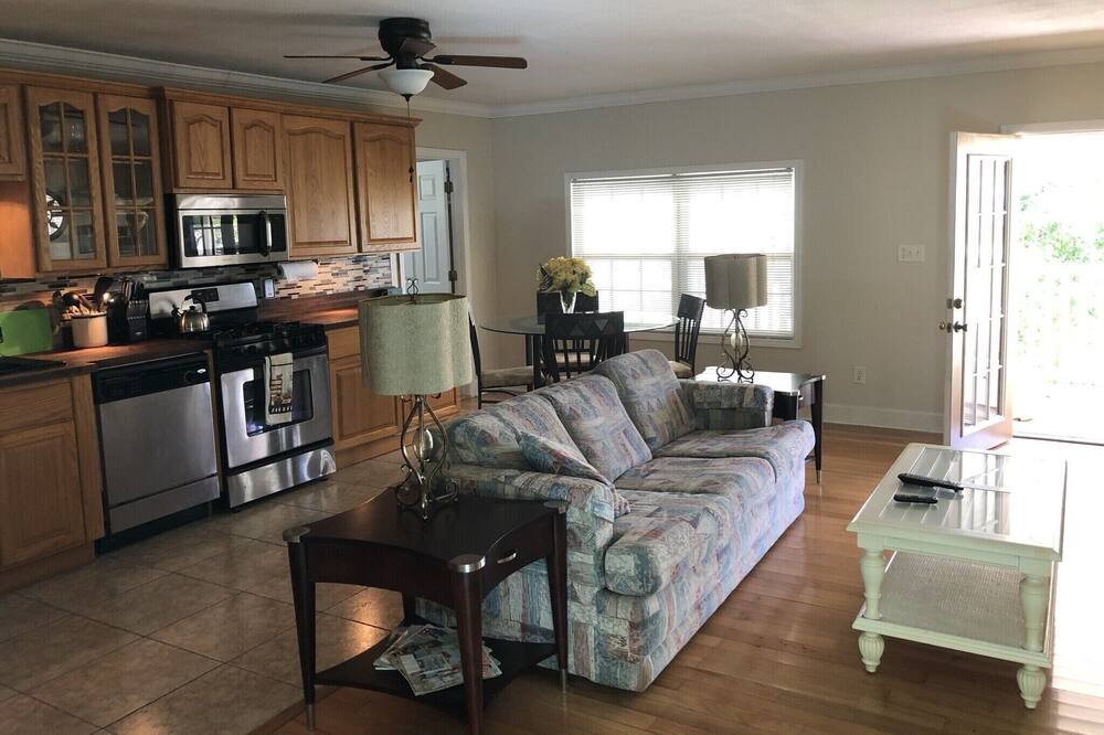 Photo of Livingroom in Holly Hill