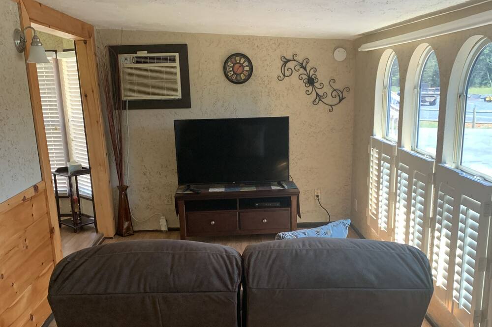 Photo of Livingroom in Newport