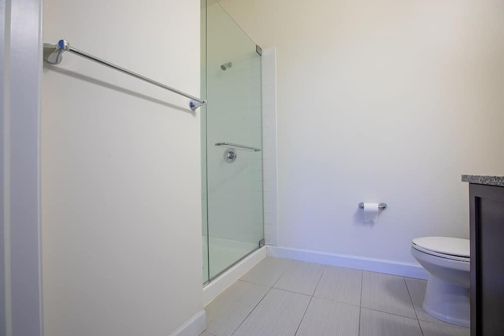 Photo of Bathroom in North Bergen