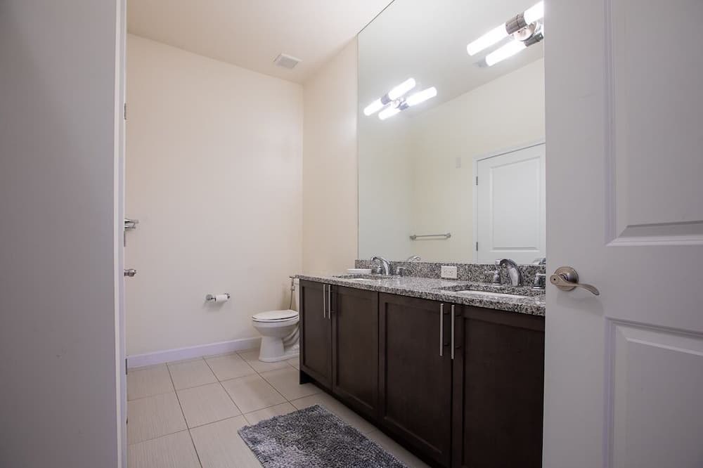 Photo of Bathroom in North Bergen