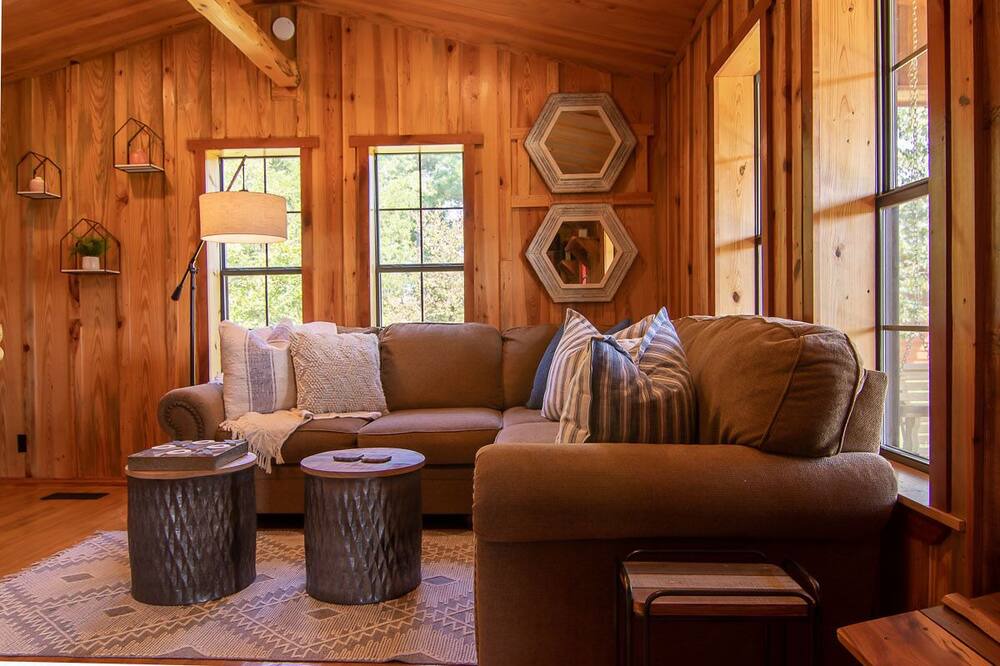 Photo of Livingroom in Smithville