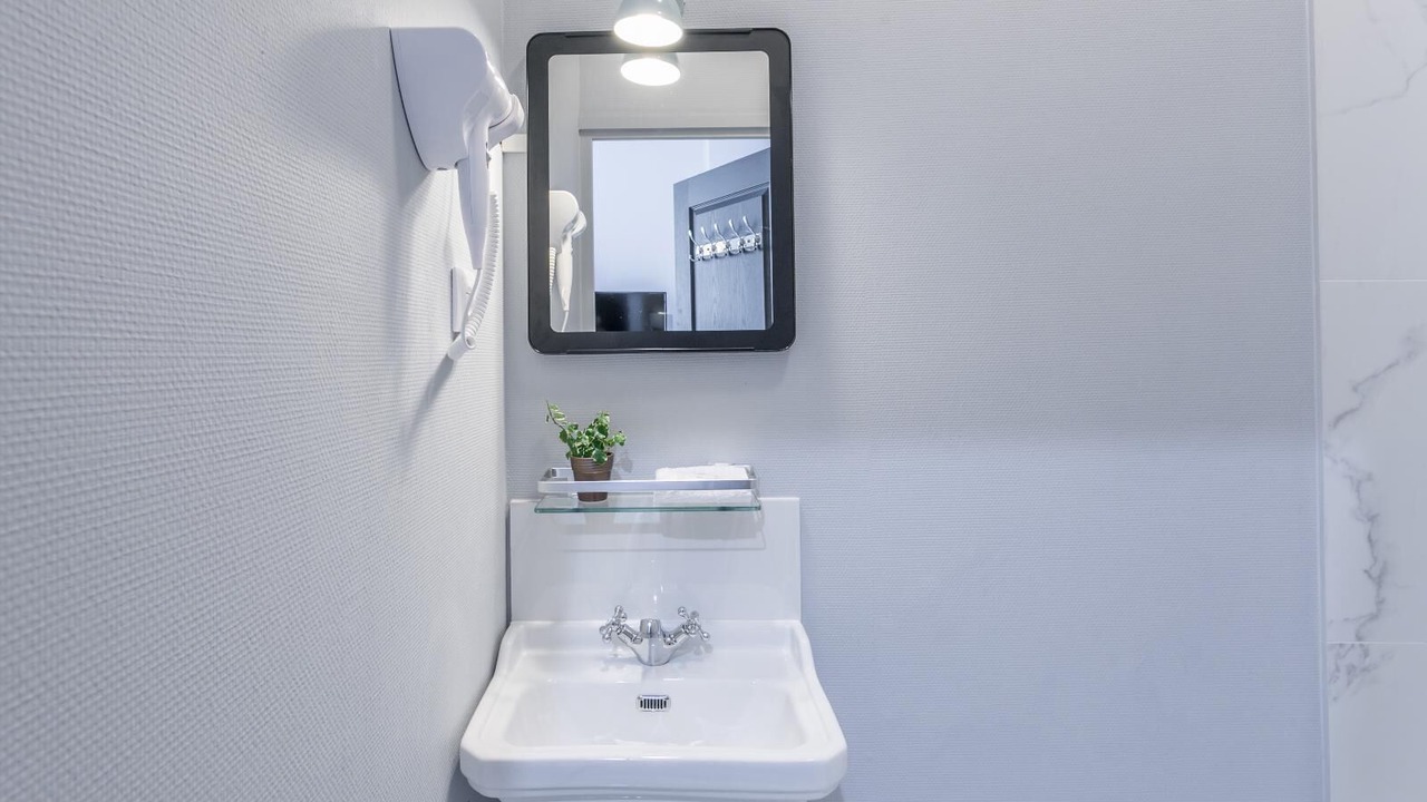 Photo of Bathroom in Quartier du Faubourg-Montmartre